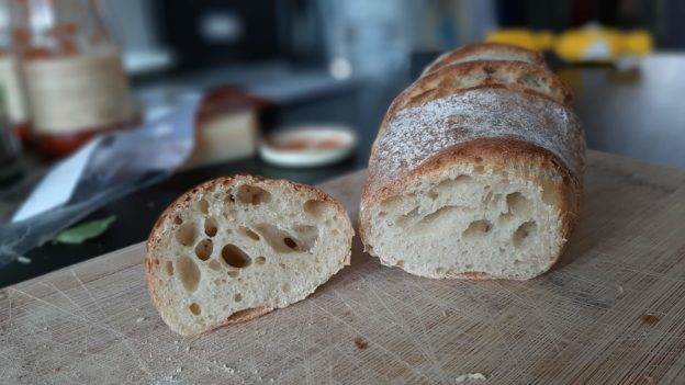 pain sur levain tranché